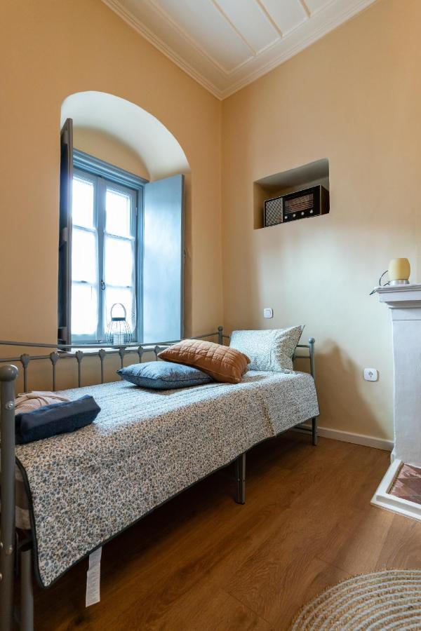 Englezena'S Guesthouse Leonídion Extérieur photo